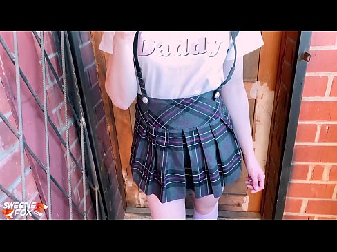❤️ Schoolgirl Sucks a dick gu domhainn agus fucks an àite clasaichean. ❤️  Pornografach  aig gd.porno-filmy.ru ﹏